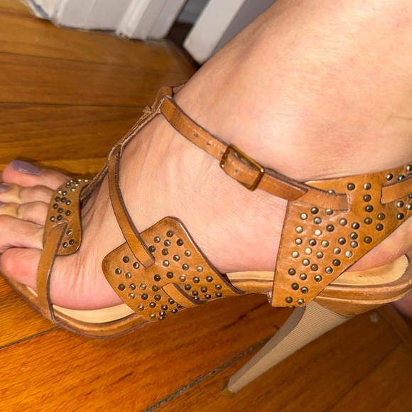 L.A.M.B. Tan Strappy Sandals with Ankle Strap - Picture 3 of 7